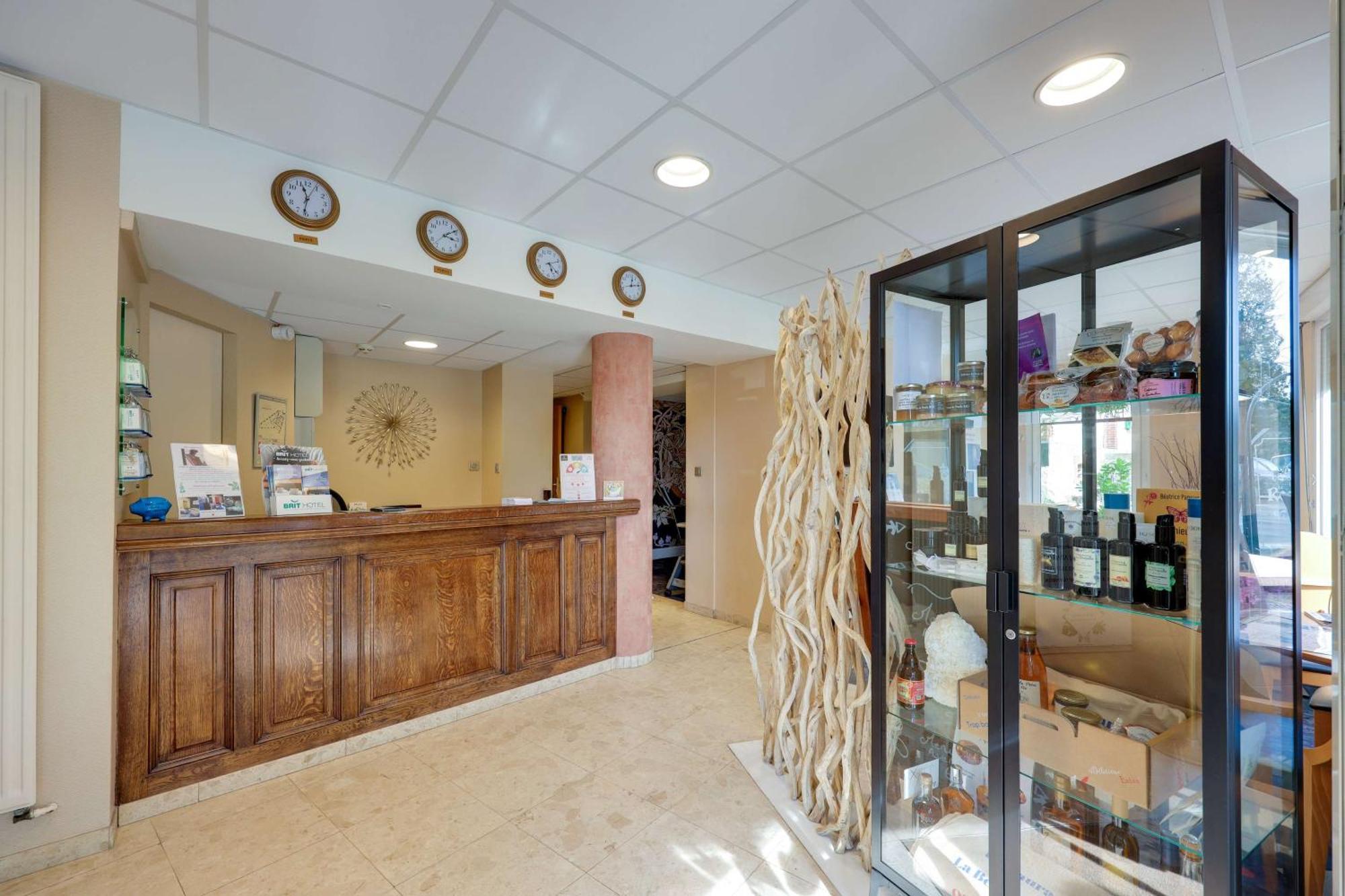 Brit Hotel & Spa Le Roc Au Chien Bagnoles de l'Orne Normandie Exteriör bild