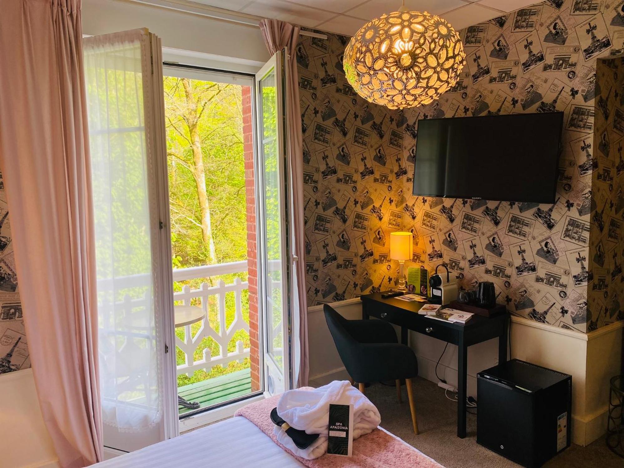 Brit Hotel & Spa Le Roc Au Chien Bagnoles de l'Orne Normandie Exteriör bild