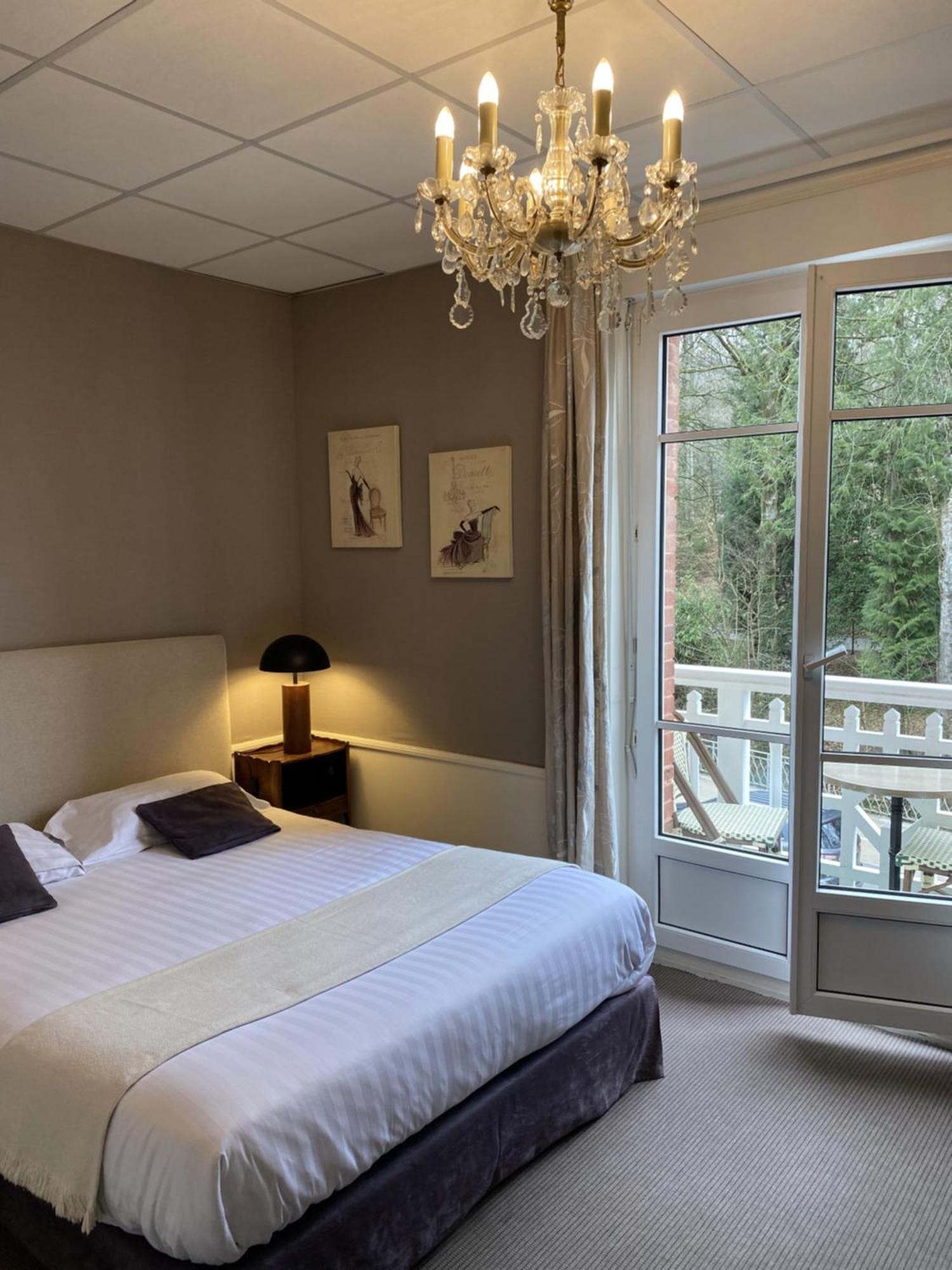 Brit Hotel & Spa Le Roc Au Chien Bagnoles de l'Orne Normandie Exteriör bild